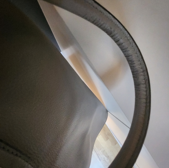 Micheal Kors Bag - Picture 11 of 13